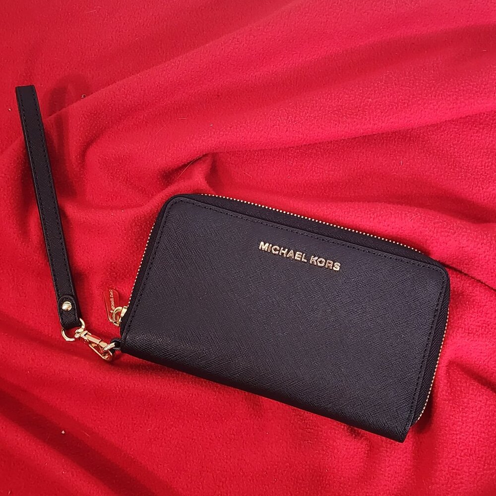Michael Michael Kors Black Leather w/Gold Hardware Continental Wristlet Wallet
